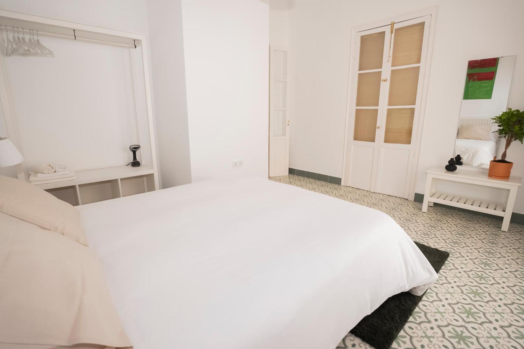 California Apartament Dos De Mayo Севилья Экстерьер фото